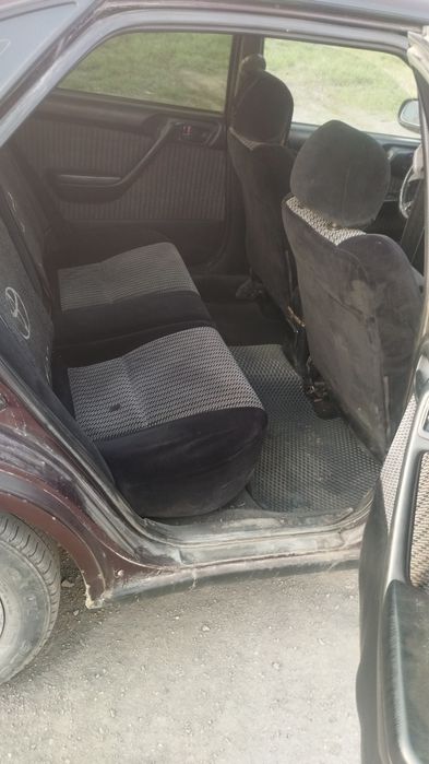 Продам Тайота Карина Е Хэтчбек