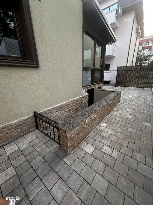 Casă de închiriat cu 6 camere în Băneasa