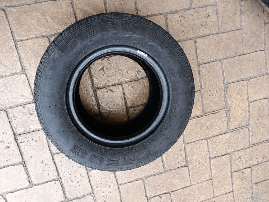 Гуми за платформа Security 195/55/10 C