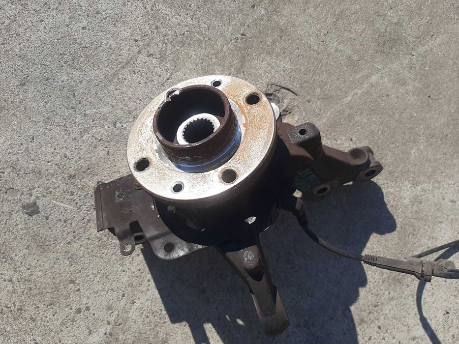 fuzeta stanga fata 1.2 b  renault clio 4