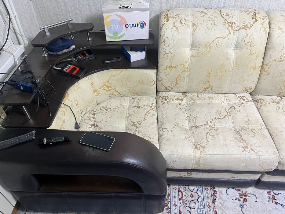 отдам даром диван