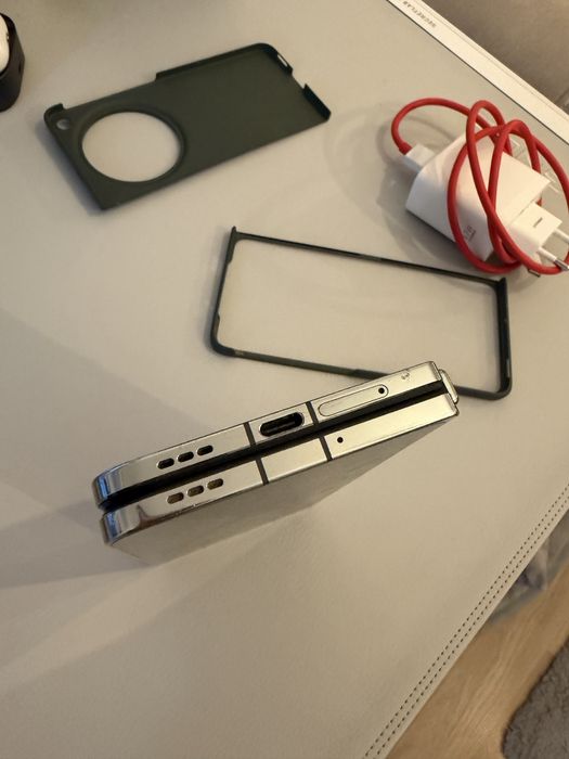 Oneplus Open 16 GB RAM 512 GB spatiu