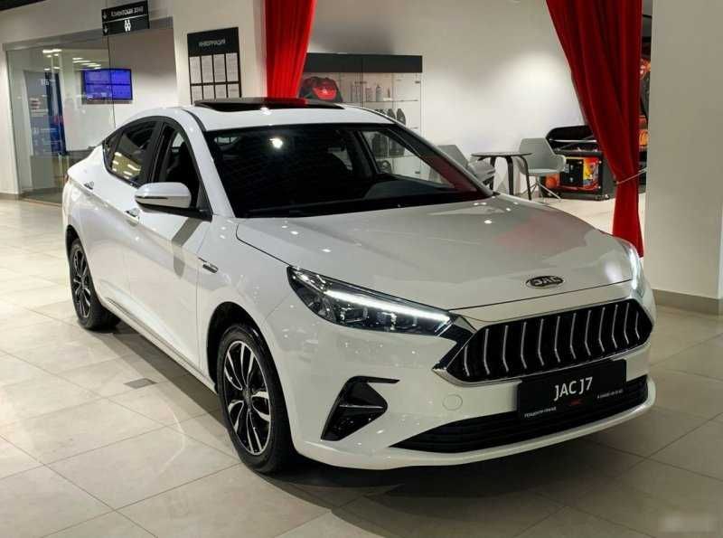 Дверь передняя RH Jac J7 20-