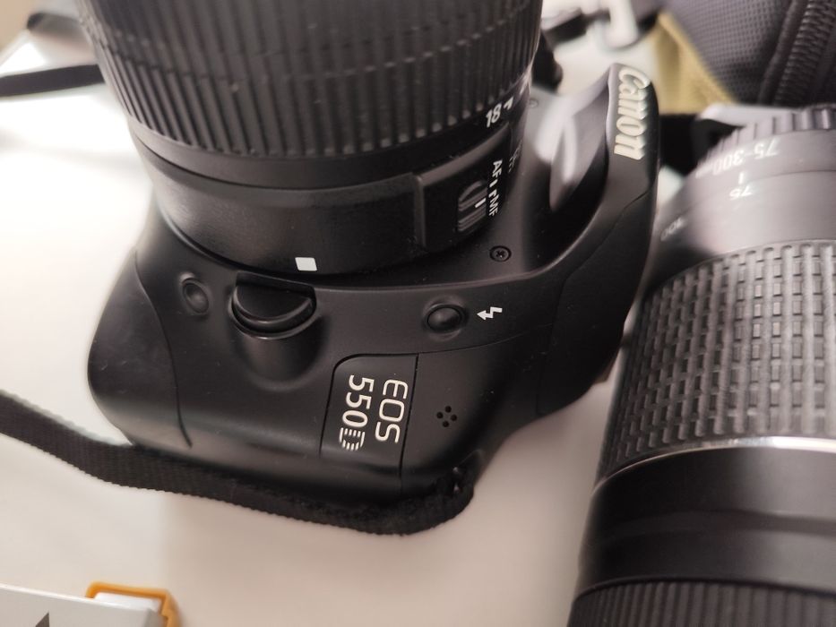 Canon 550D фотоаппарат