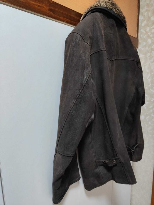 Vand geaca din piele cu guler de blana