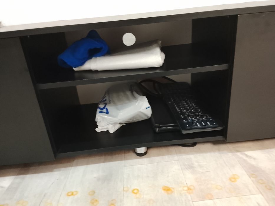 Продам тумбу под телевизор