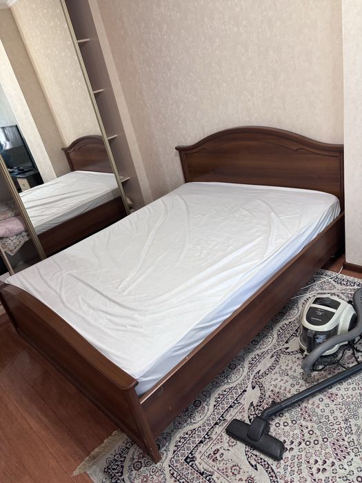 Продам Кровать 160х200, самовывоз.