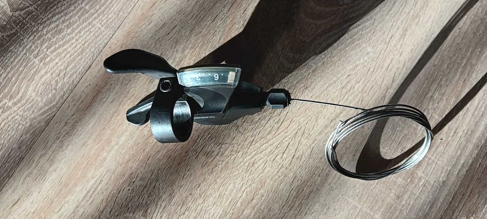 продавам команда шимано дясна 8 скорости,по4ти нова