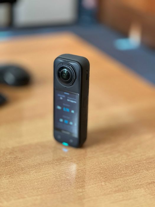 Insta360 X5 8K Standard Bundle – Ca noua, Factura eMAG + Garantie martie 2028