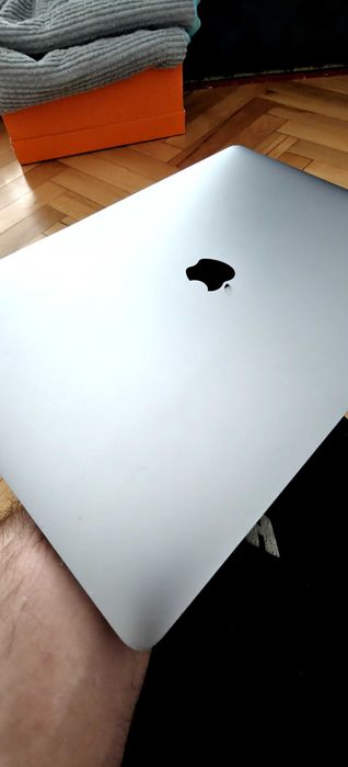 Apple MacBook Pro 15″ (2017) с Touch Bar – 1TB SSD