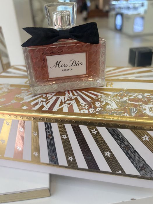 Продам духи Miss Dior Essence