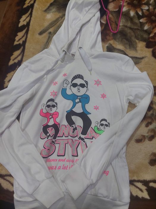 Продам одежду для девочки подростка 38 -42 размер.