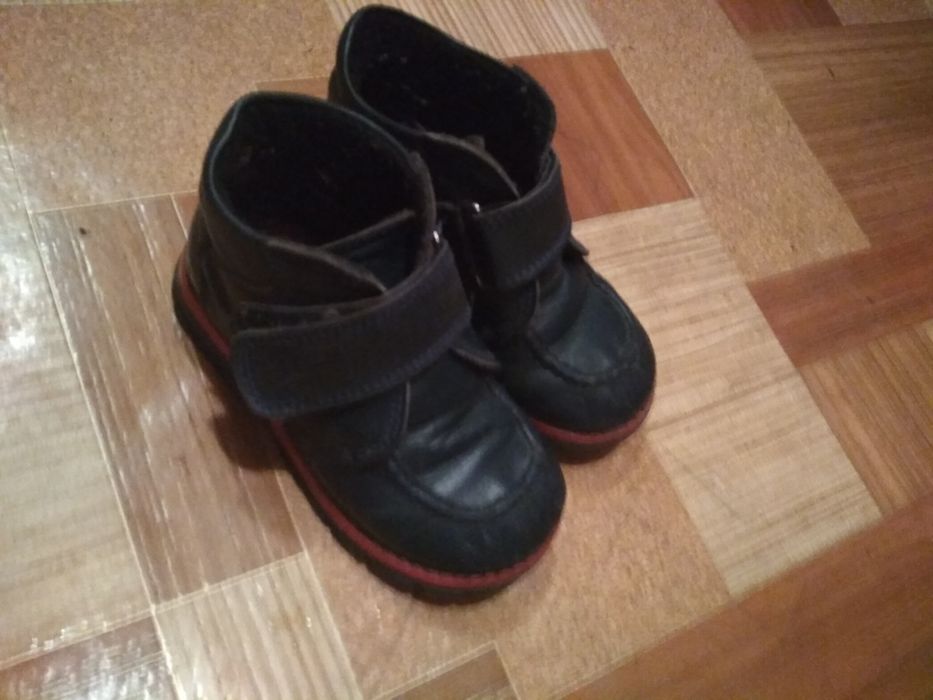 Продам осенние ботинки