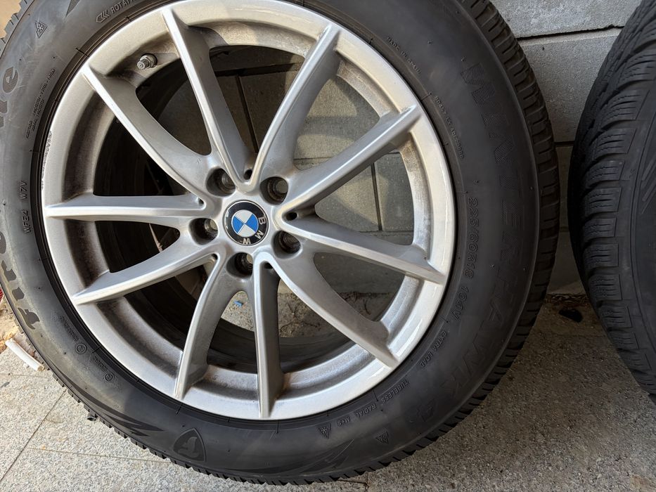 Vând 4 anvelope iarnă 225/60 R18 pe jante BMW originale