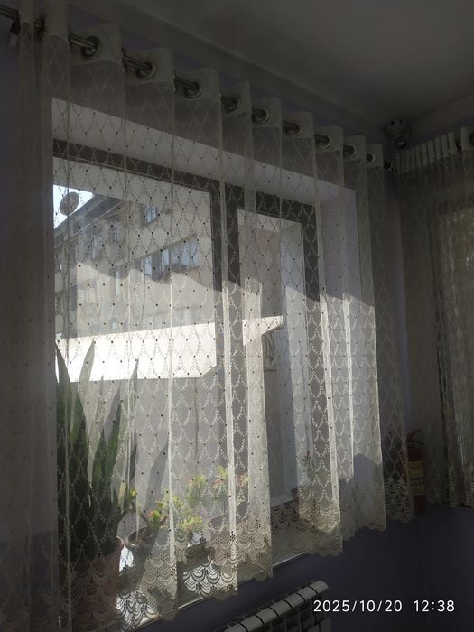 Продаю занавески с гардинами.