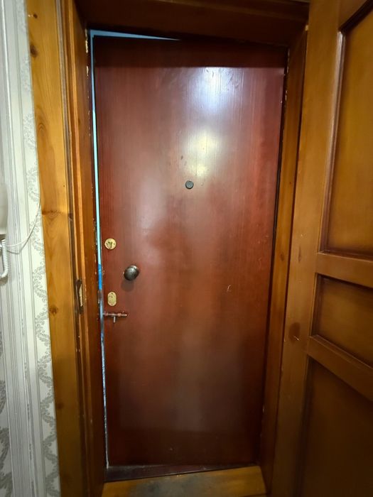 Продам дверь в хорошом состоянии