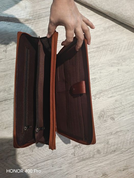 Продам портфель кожаный