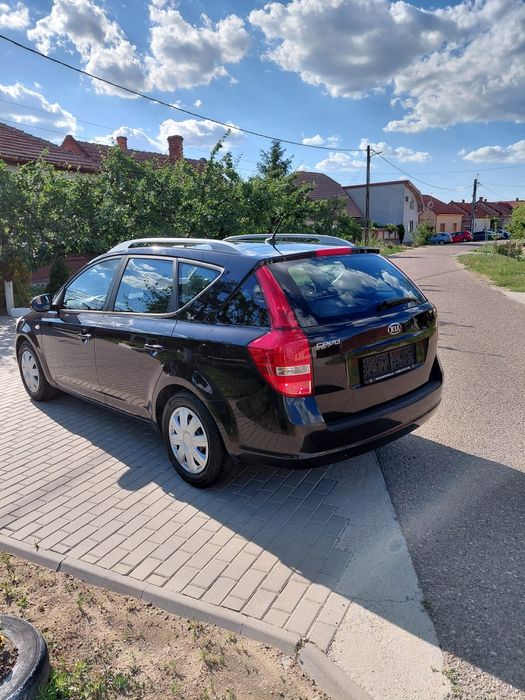 KIA Ceed 2010 — imagine 3