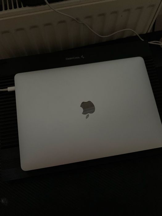 Macbook pro m1 13 300 циклов