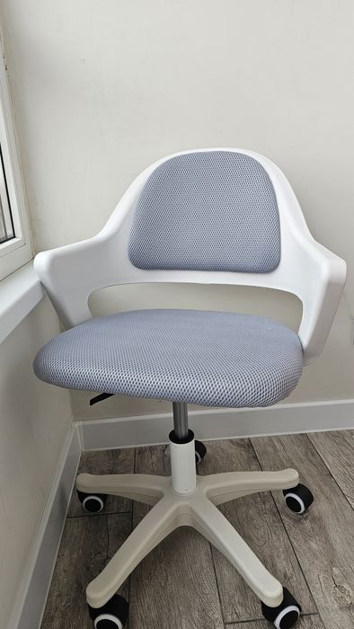 Продам детские кресла