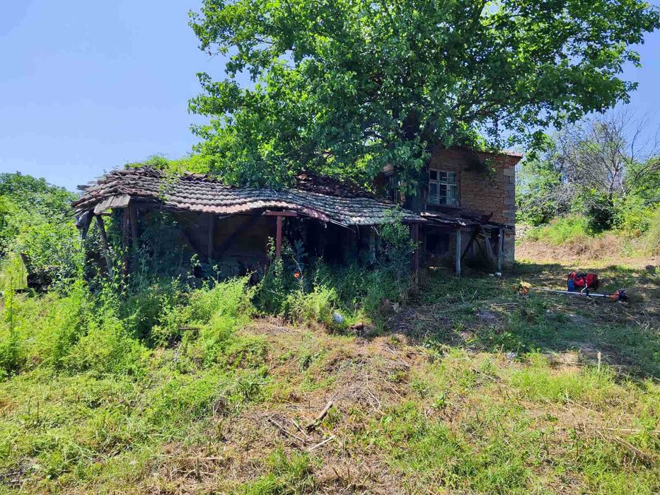 Продавам имот село Чайка