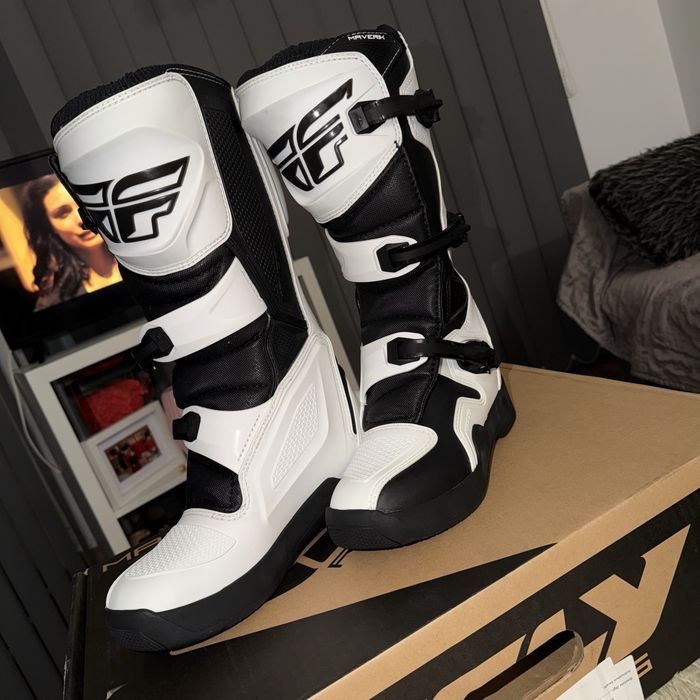 Cizme  FLY MAVERIK Nr. 42 noi nefolosite