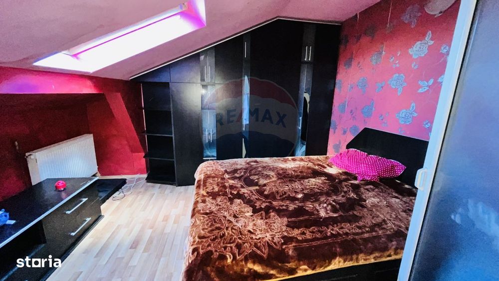 Apartament cu 3 camere de vânzare în zona Rogerius