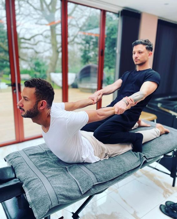 Masaj Profesional Terapeutic și de Relaxare la Domiciliu sau la Studio