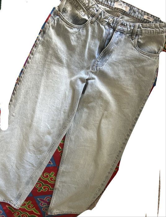 Джинсы новые с Lw