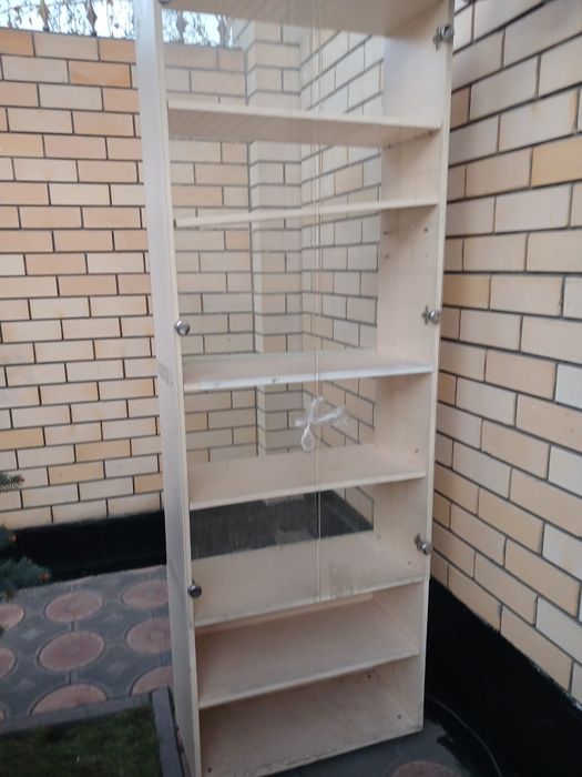 Продам витрины, стеллажи.