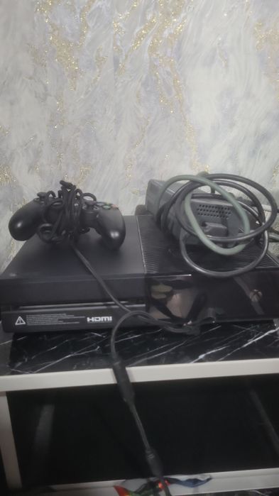 Vând xbox one urgent!!