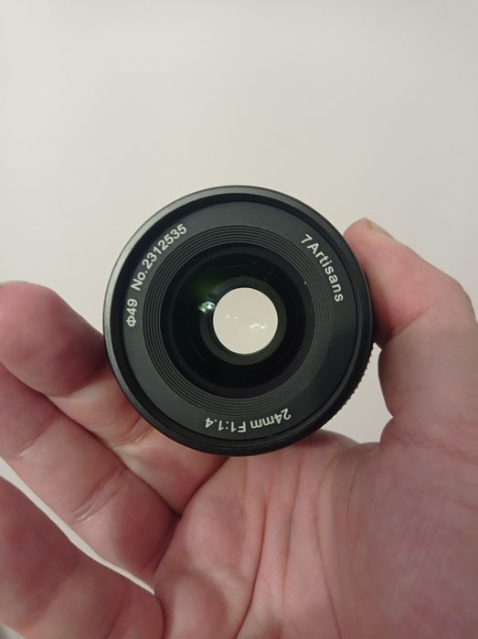 Обектив 7artisans 24mm f1.4 aps-c