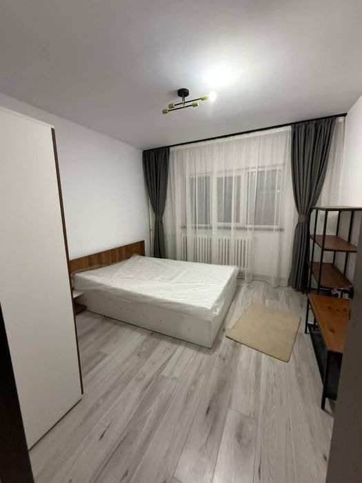 Închiriez apartament