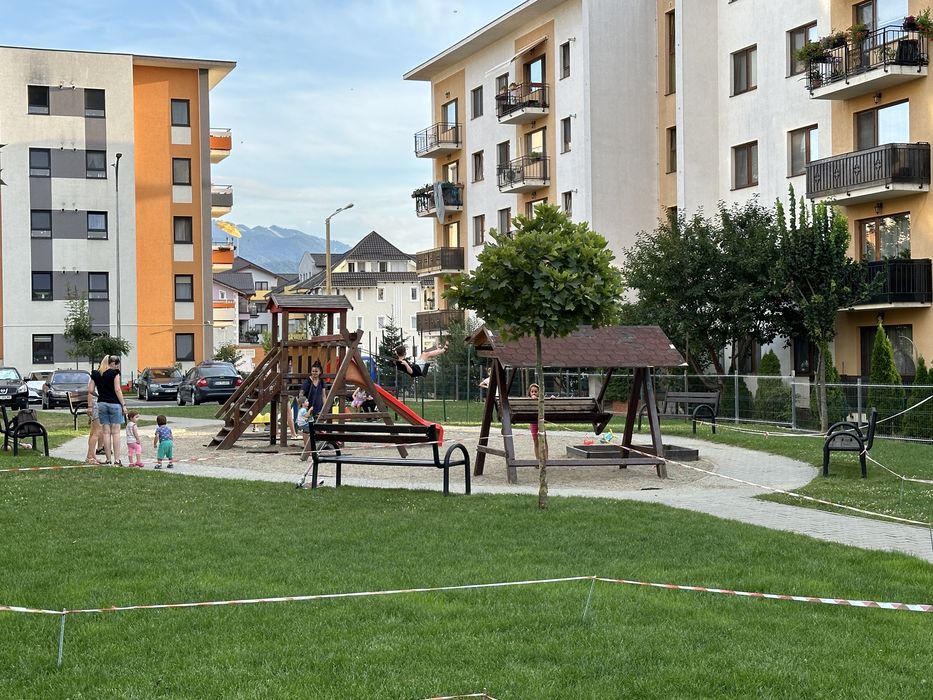 Inchiriez apartament cu 2 camere si gradina proprie in zona Coresi
