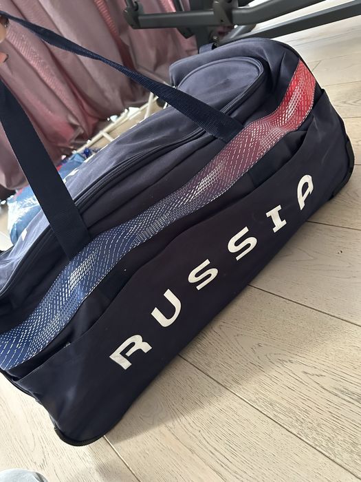 Спортивная куртка и сумка forward.