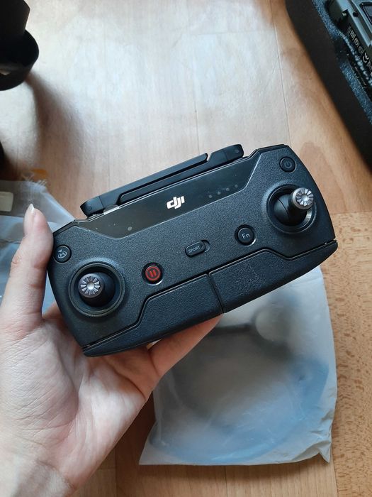 Классный мини-дрон DJI Spark