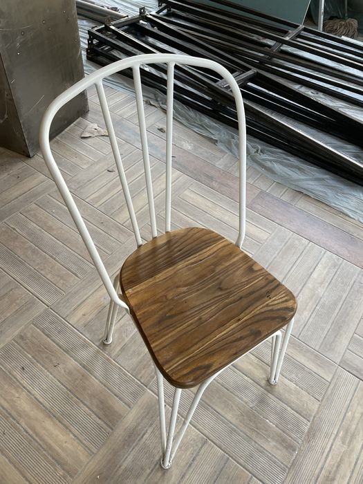 14бр Трапезен стол