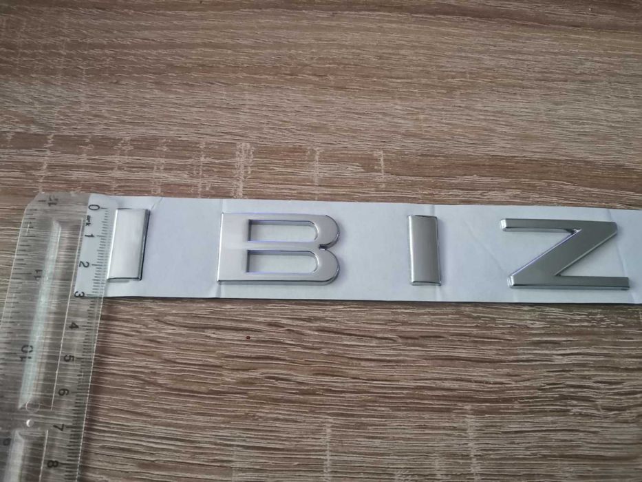 сребрист надпис Seat Ibiza стар стил