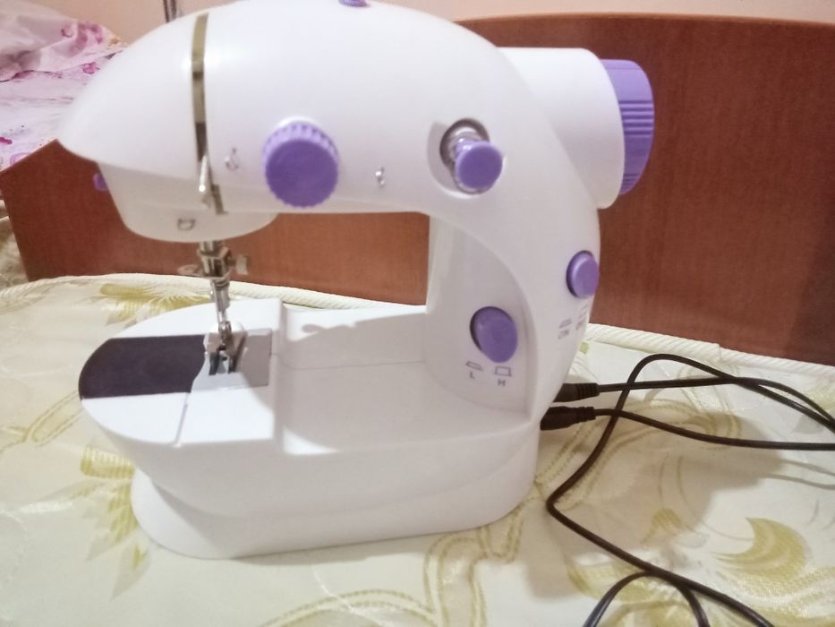 Mini tikuv mashinasi sotiladi hamyonbop narxda