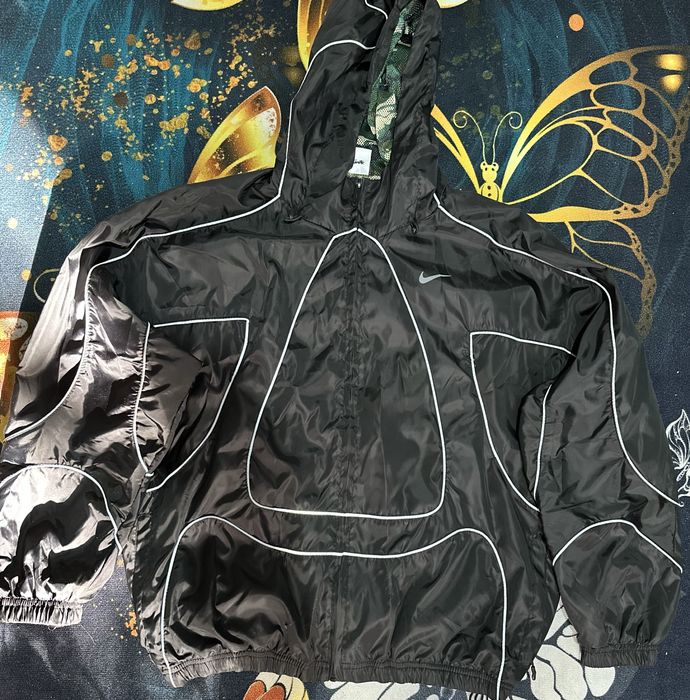 Продам ветровку nike corteiz