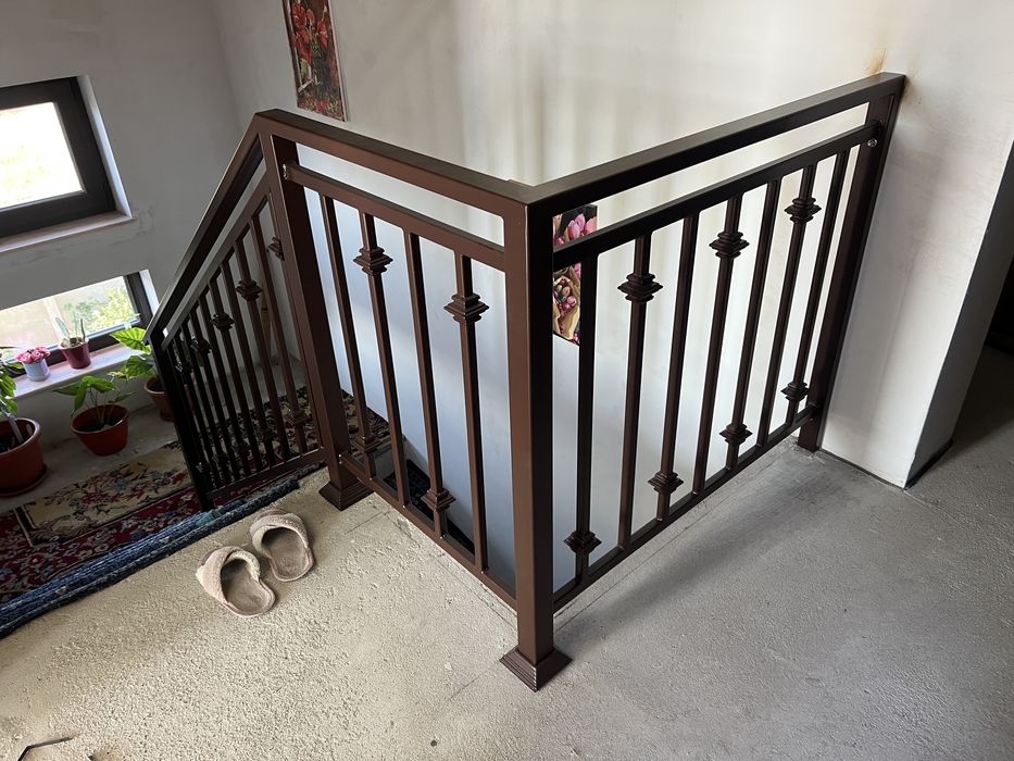 Execut confetii metalice