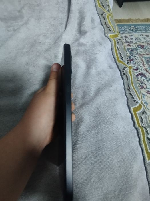 Продам телефон ресми 15 с новый