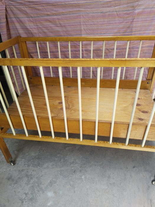 Продам детскую кроватку