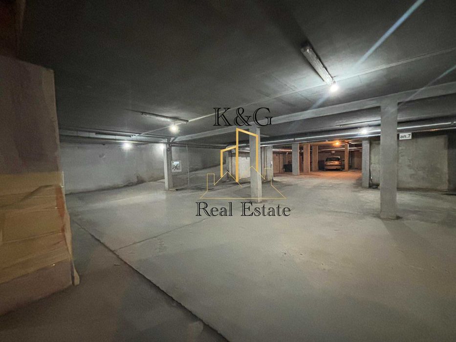 Тристаен апартамент в отлично състояние- център