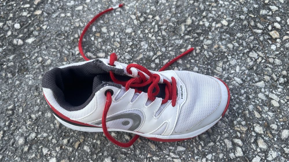 Оригинални обувки за тенис Head. Много са удобни и меки. Цена- 25 лева