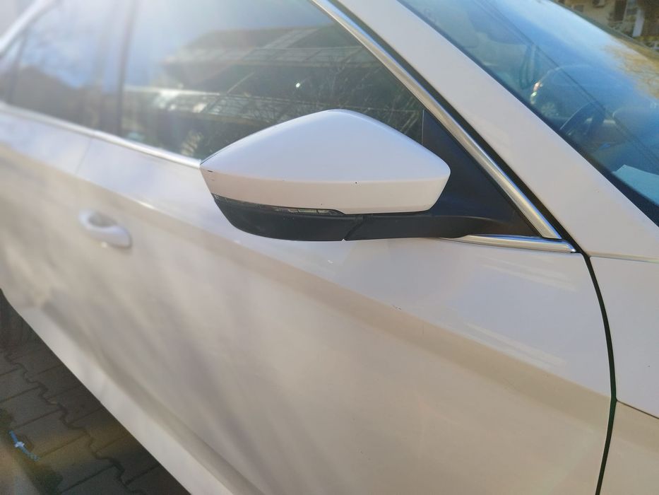 Oglinda dreapta Skoda superb 3 rabatabila și electrica