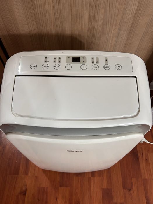 Кондиционер напольного типа Midea