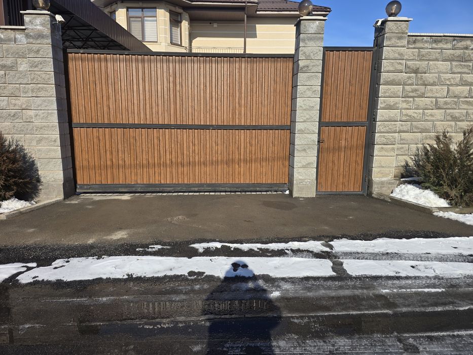 Продам ворота с калиткой раздвижной