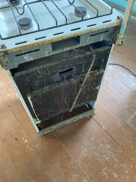 Продам газовую плиту