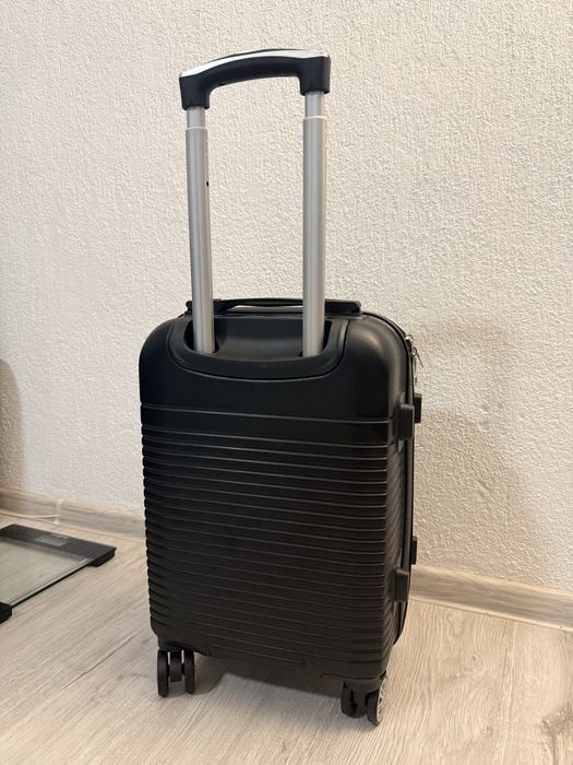 Куфар/suitcase чисто нов